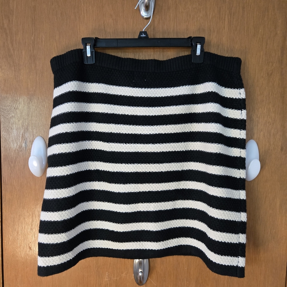 NWT, A New Day, Black and White Striped Skirt XXL. - Picture 6 of 6